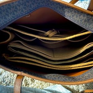 Signature Michael Kors large jet set with cinches